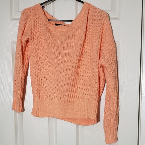 Soft off-shoulder sweater - Picture 3 of 3